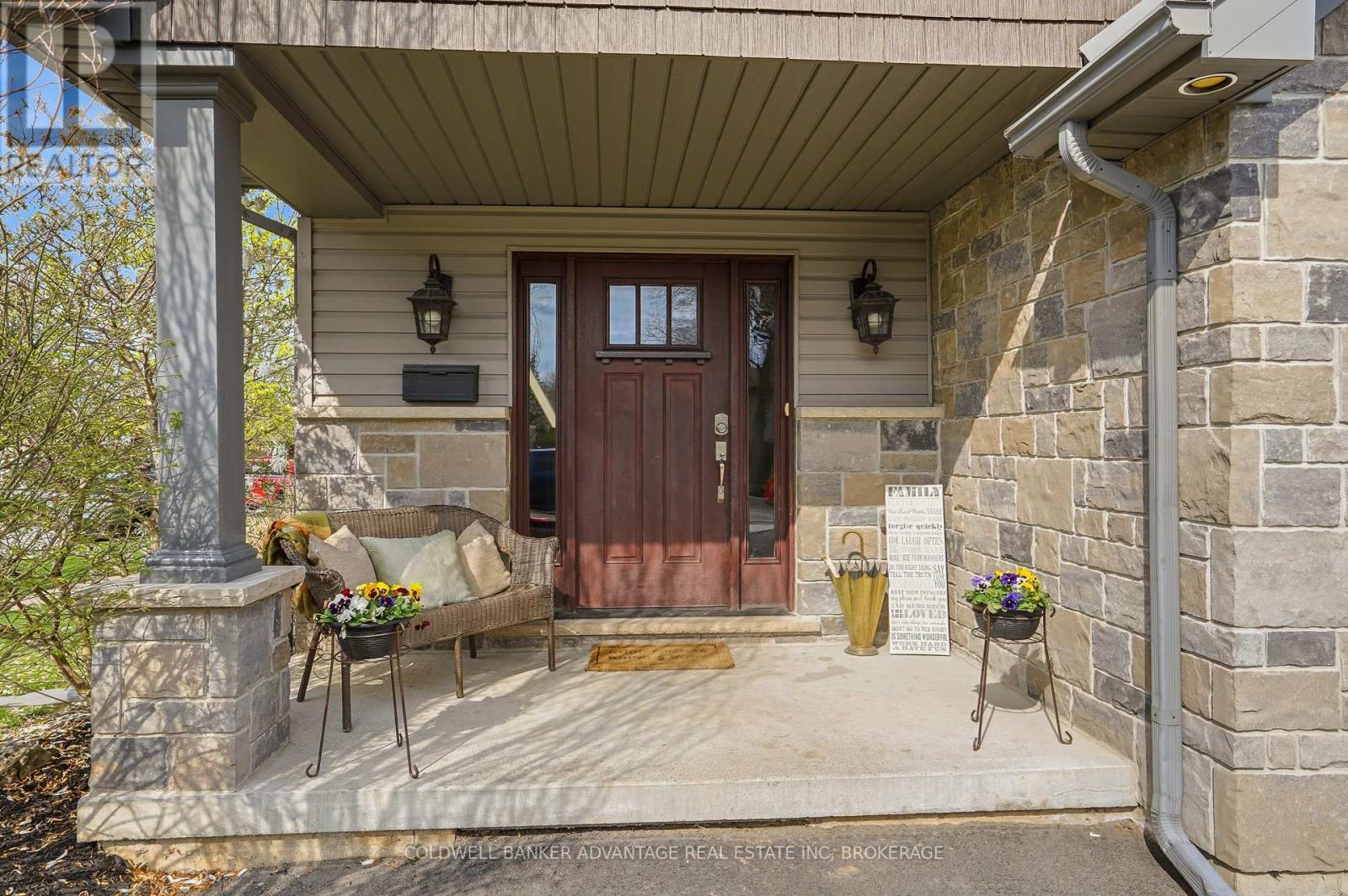 3 Ascot Court, Welland, Ontario  L3C 6K7 - Photo 4 - X13066110