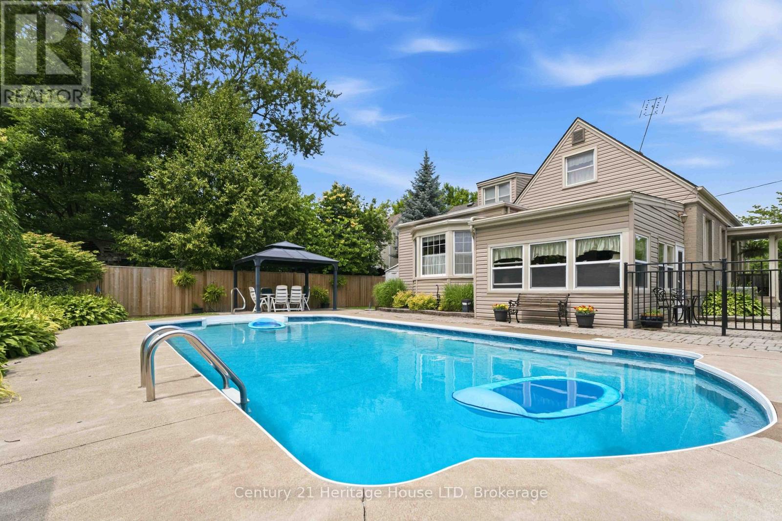 25 Glenview Avenue, Welland, Ontario  L3C 4K2 - Photo 3 - X13067078