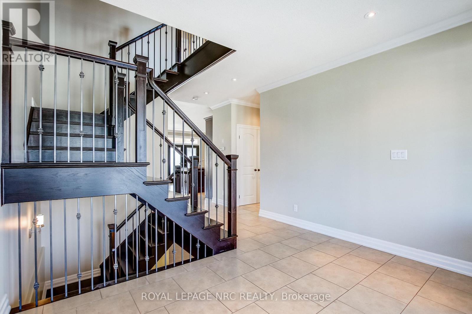 5784 Ironwood Street, Niagara Falls, Ontario  L2H 0G4 - Photo 4 - X13071692