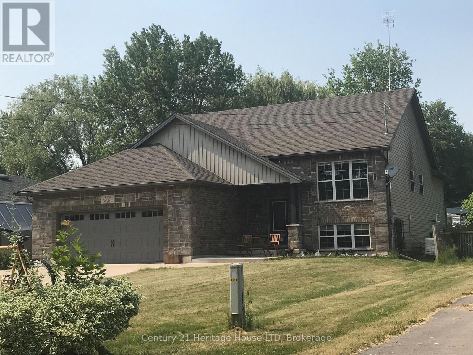 3660 Brunswick Avenue, Fort Erie, Ontario  L0S 1B0 - Photo 2 - X13072088