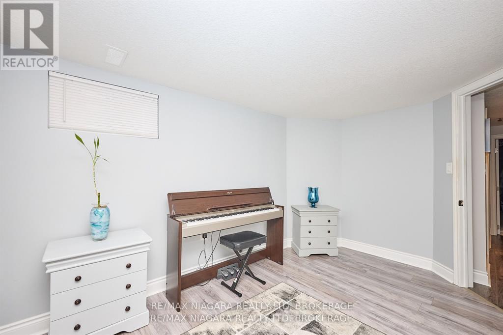 5667 Montrose Road, Niagara Falls, Ontario  L2H 1K9 - Photo 23 - X13074238