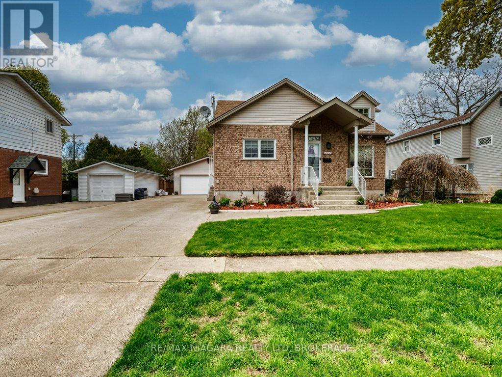 8110 Lamont Avenue, Niagara Falls, Ontario  L2G 6V5 - Photo 2 - X13074358
