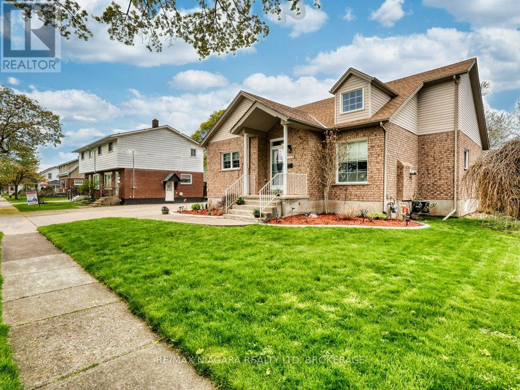 8110 Lamont Avenue, Niagara Falls, Ontario  L2G 6V5 - Photo 3 - X13074358