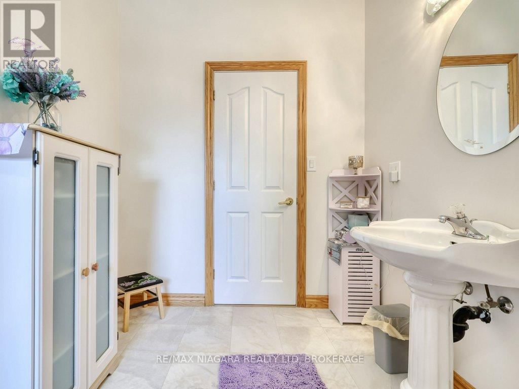 8110 Lamont Avenue, Niagara Falls, Ontario  L2G 6V5 - Photo 30 - X13074358