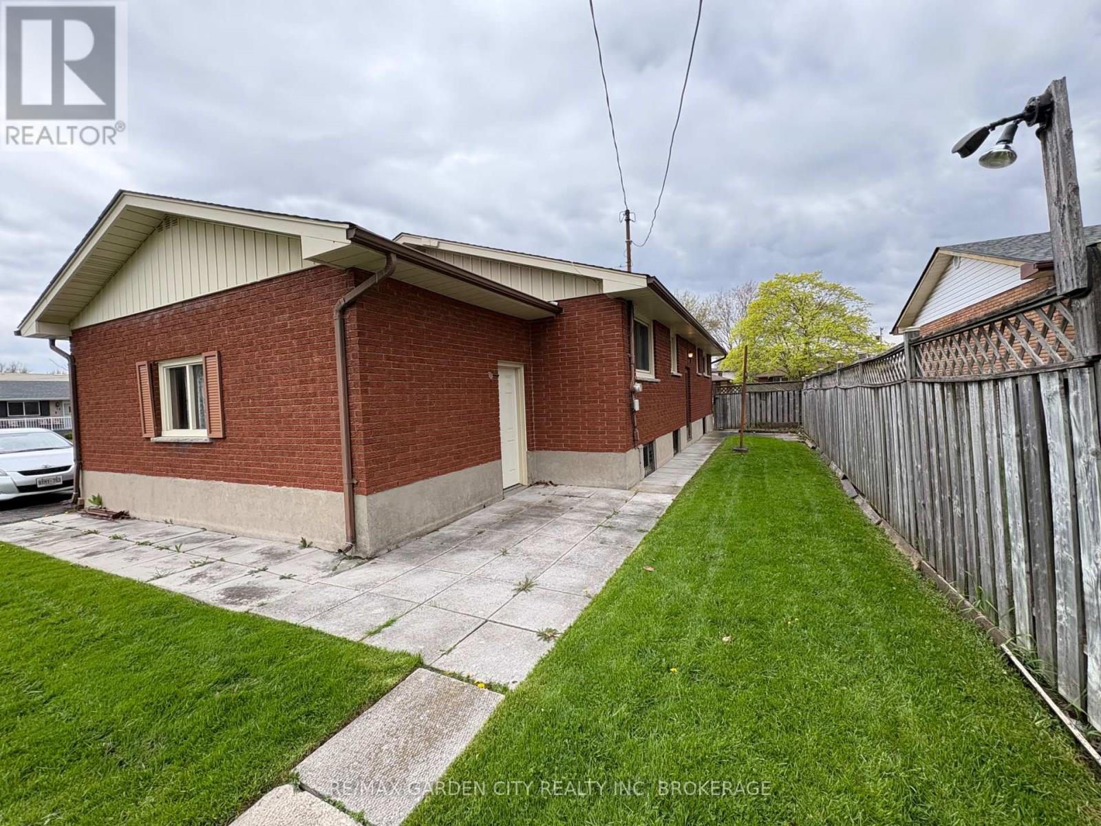 69 Strathmore Crescent, Welland, Ontario  L3B 1B9 - Photo 7 - X13074490