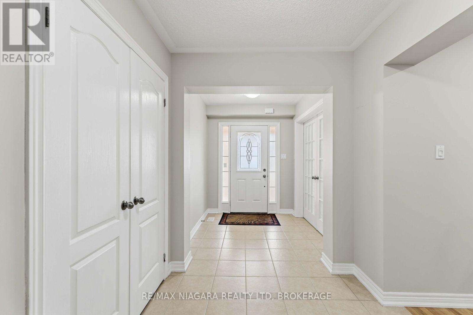 6537 St Michael Avenue, Niagara Falls, Ontario  L2H 0C6 - Photo 2 - X13075436