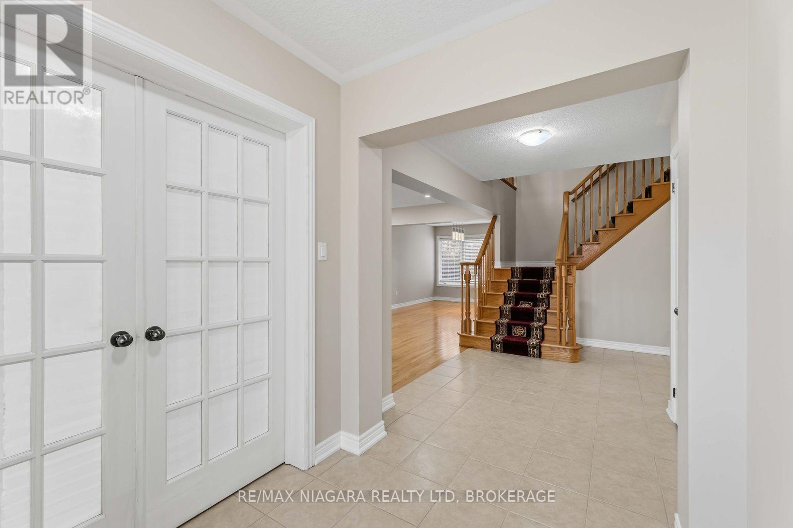 6537 St Michael Avenue, Niagara Falls, Ontario  L2H 0C6 - Photo 3 - X13075436