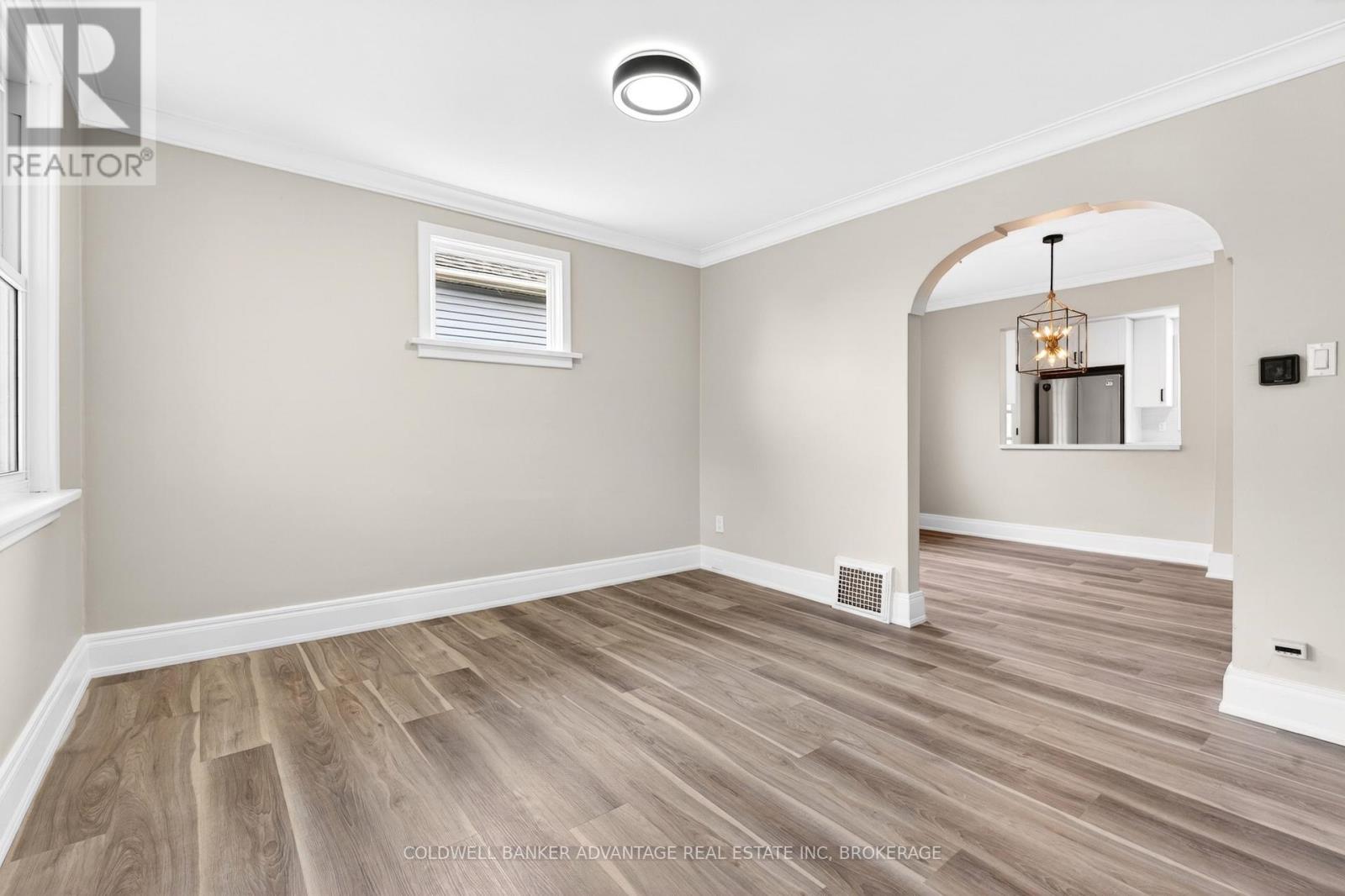 7 Battle Street, Thorold, Ontario  L2V 3W3 - Photo 9 - X13078654