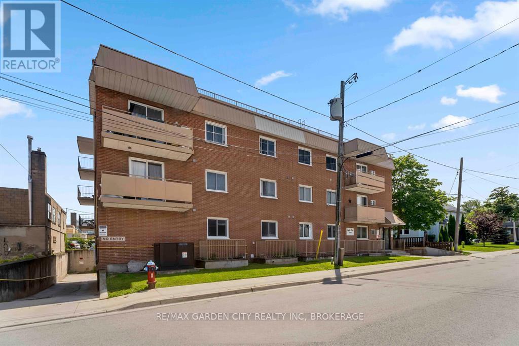 202 - 4692 CRYSLER AVENUE, Niagara Falls, Ontario