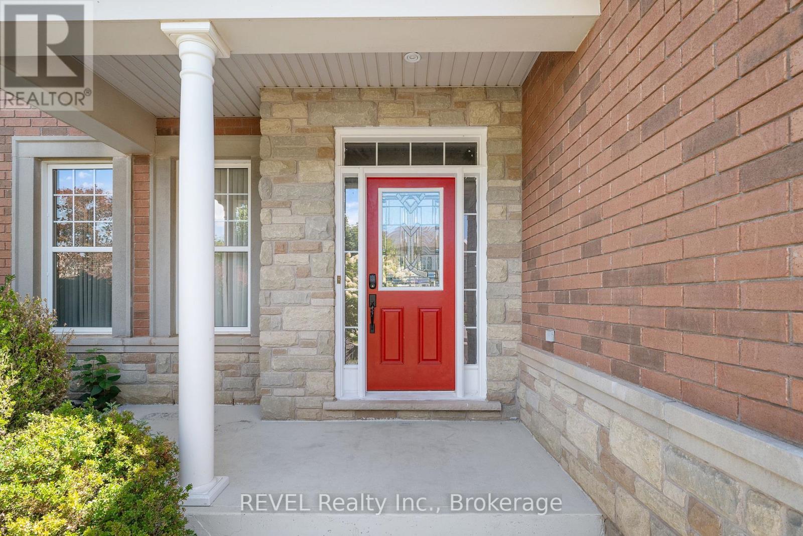 6440 St. Michael Avenue, Niagara Falls, Ontario  L2H 0C5 - Photo 3 - X13087646