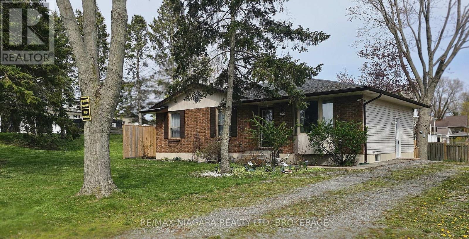 150 Elmwood Avenue, Fort Erie, Ontario  L0S 1B0 - Photo 2 - X13091534