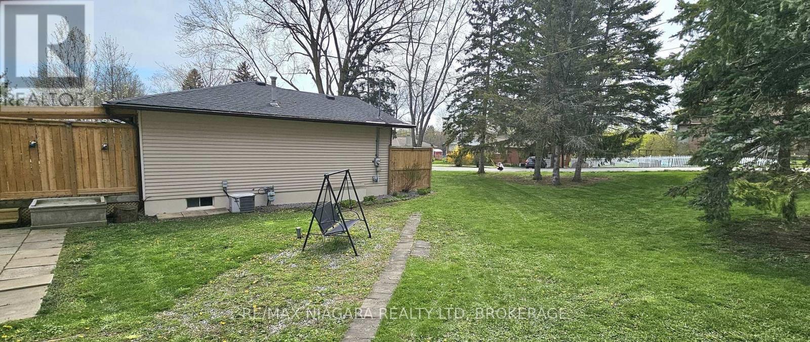 150 Elmwood Avenue, Fort Erie, Ontario  L0S 1B0 - Photo 37 - X13091534