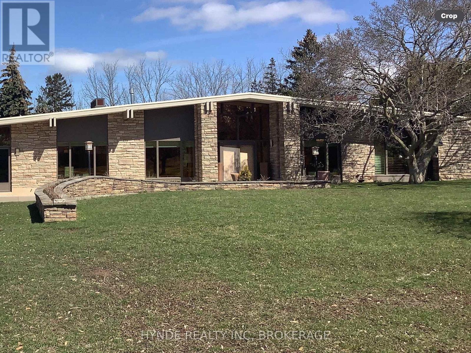 24 Woodmount Dr Drive, St. Catharines, Ontario  L2T 2X9 - Photo 2 - X13091824