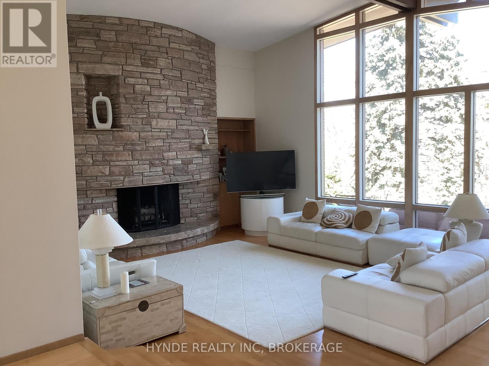 24 Woodmount Dr Drive, St. Catharines, Ontario  L2T 2X9 - Photo 3 - X13091824