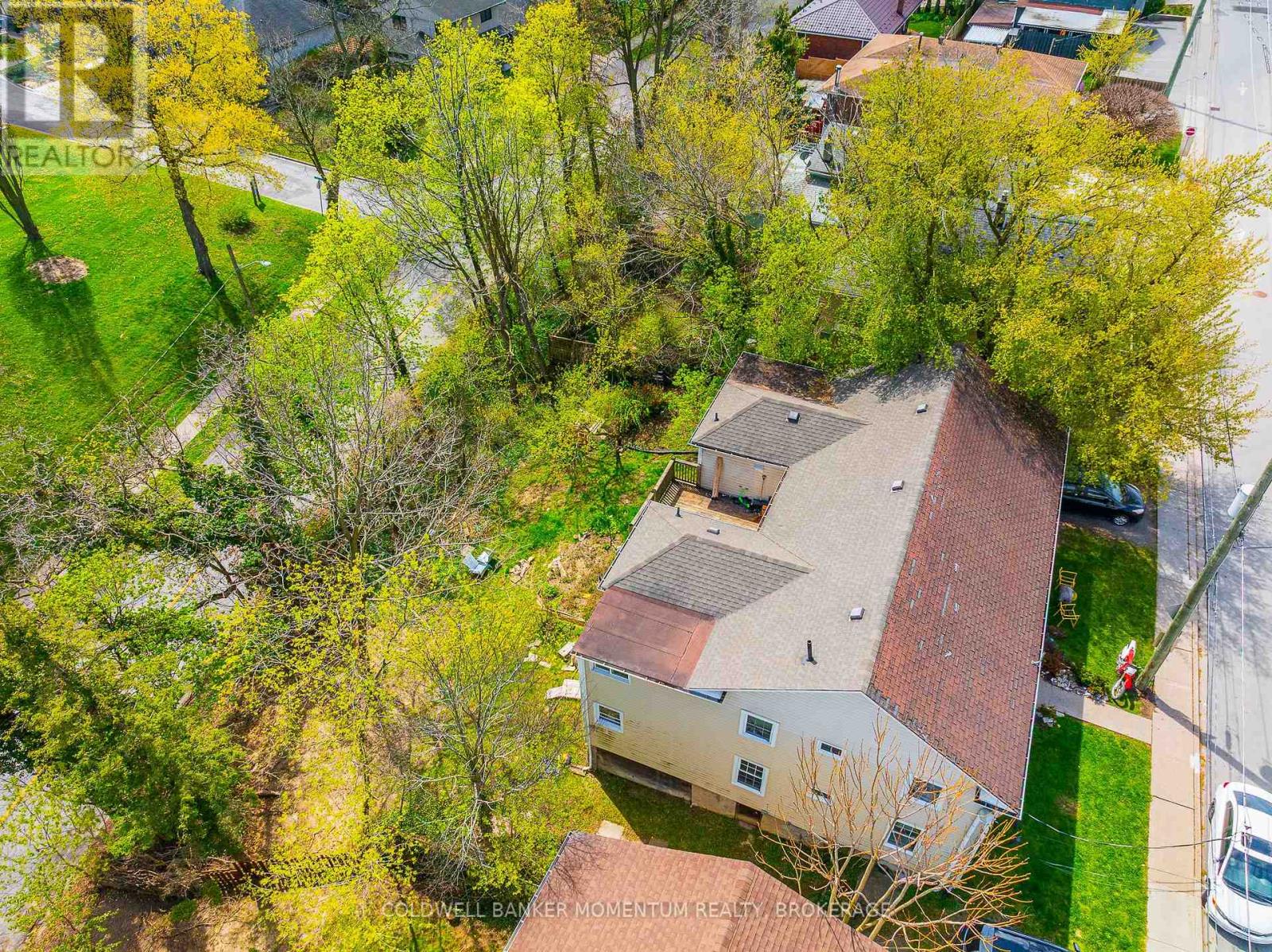17 Hainer Street, St. Catharines, Ontario  L2S 1M5 - Photo 3 - X13093872