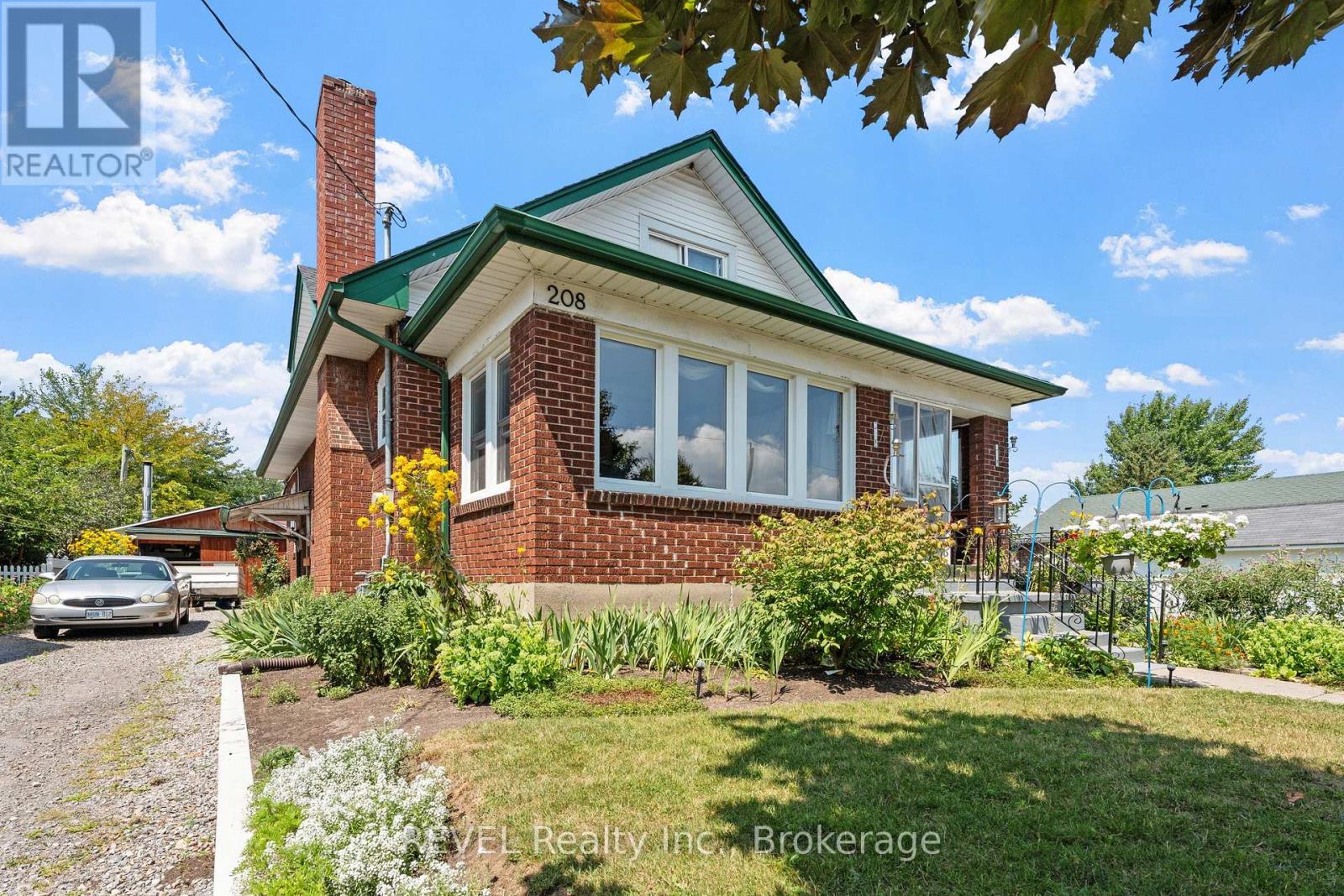 208 North Street, Fort Erie, Ontario  L2A 3R8 - Photo 3 - X13095138