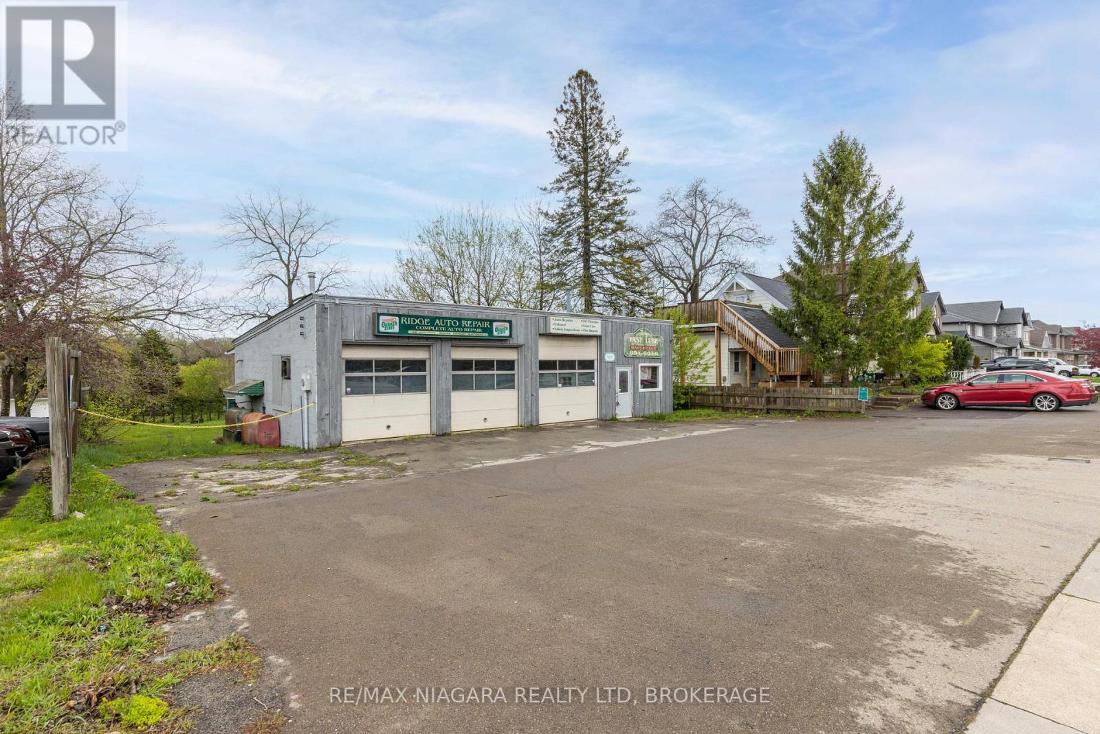 124 Ridge Road N, Fort Erie, Ontario  L0S 1N0 - Photo 3 - X13096086