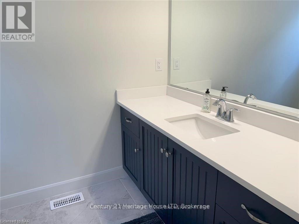 11 Beachwalk Crescent, Fort Erie, Ontario  L0S 1N0 - Photo 18 - X13096724