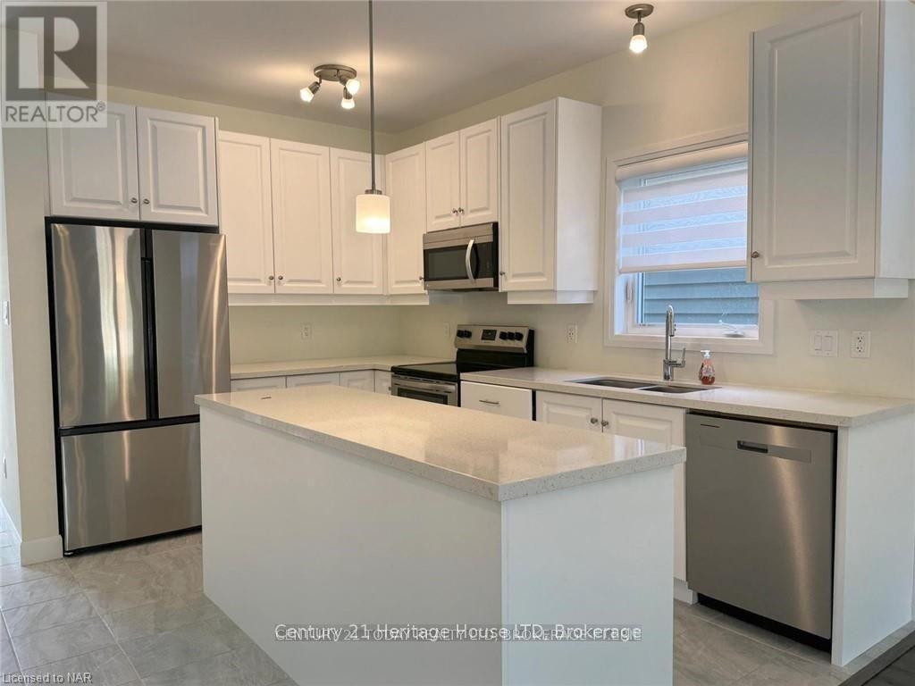 11 Beachwalk Crescent, Fort Erie, Ontario  L0S 1N0 - Photo 2 - X13096724