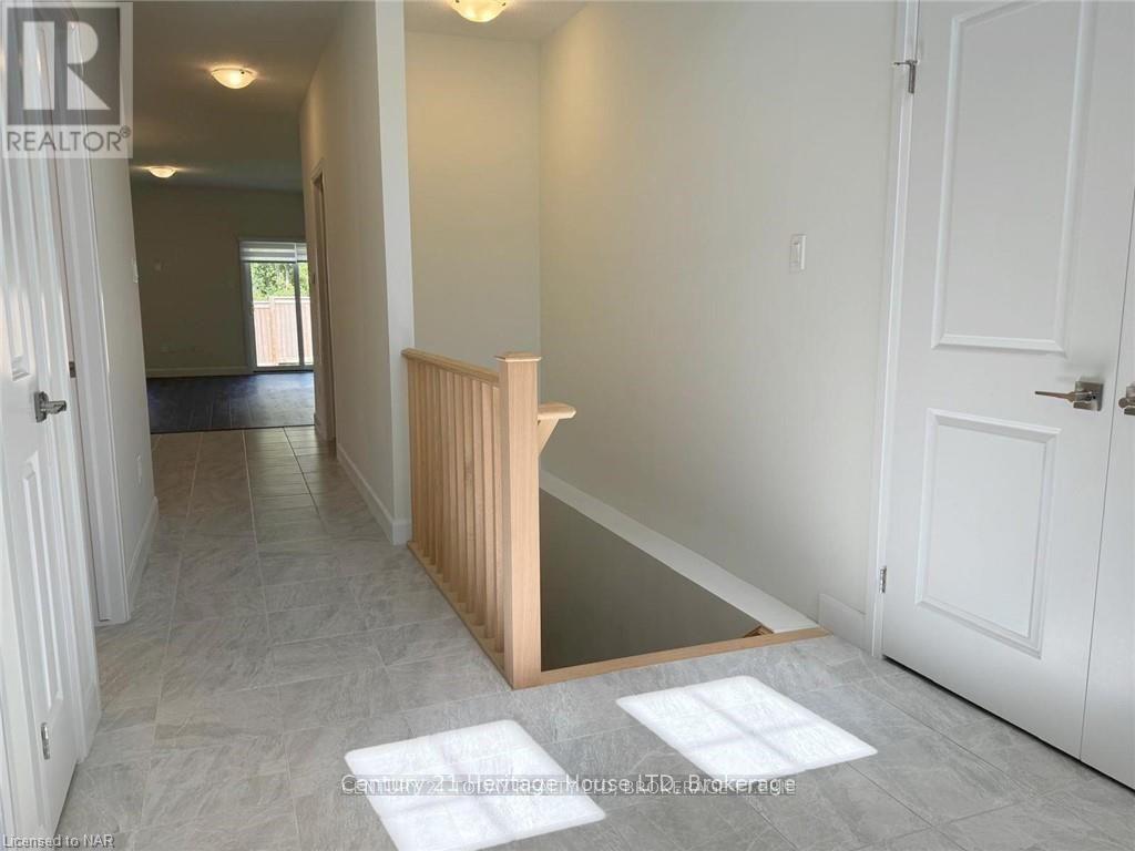 11 Beachwalk Crescent, Fort Erie, Ontario  L0S 1N0 - Photo 8 - X13096724
