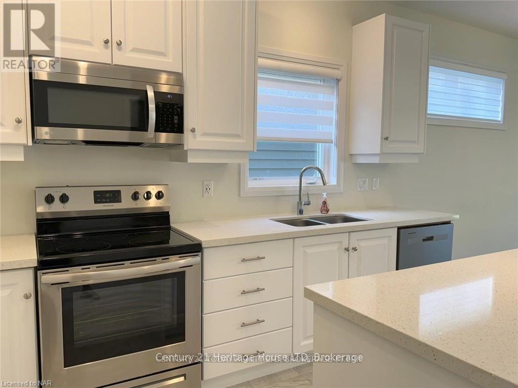 11 Beachwalk Crescent, Fort Erie, Ontario  L0S 1N0 - Photo 9 - X13096724