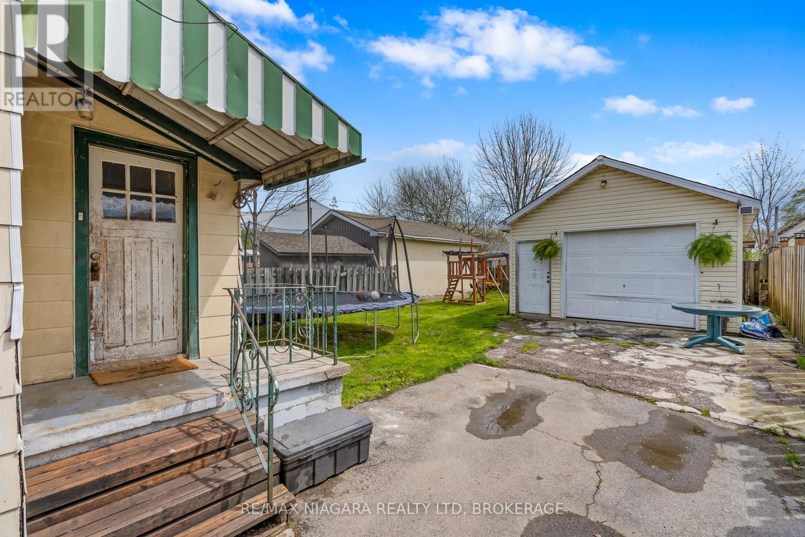 35 Deere Street, Welland, Ontario  L3B 2L7 - Photo 18 - X13099480