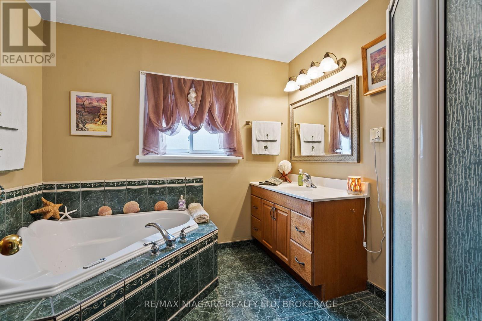 10419 Lakeshore Road, Wainfleet, Ontario  L3K 5V4 - Photo 19 - X13099880
