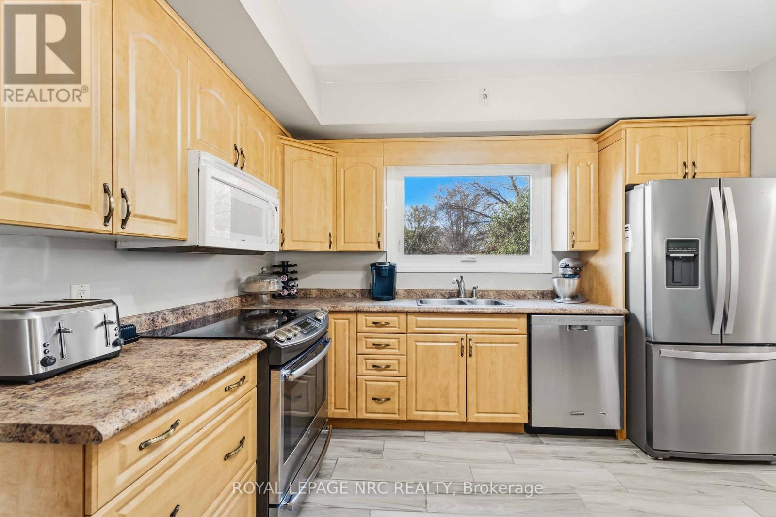 4485 Queensway Crescent, Niagara Falls, Ontario  L2E 5R5 - Photo 13 - X13102944