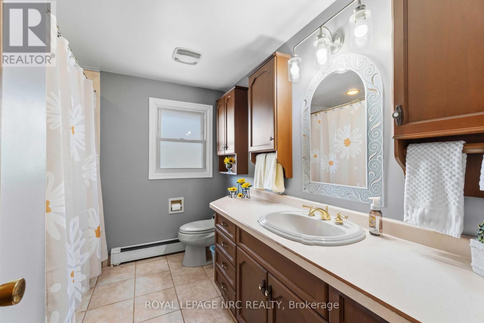 4485 Queensway Crescent, Niagara Falls, Ontario  L2E 5R5 - Photo 21 - X13102944