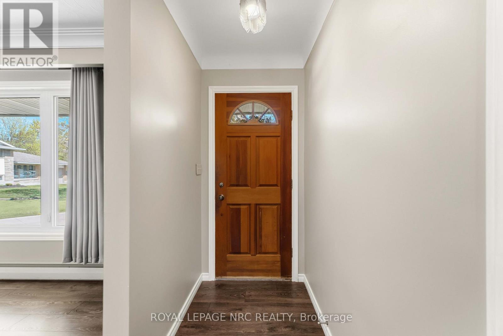 4485 Queensway Crescent, Niagara Falls, Ontario  L2E 5R5 - Photo 5 - X13102944
