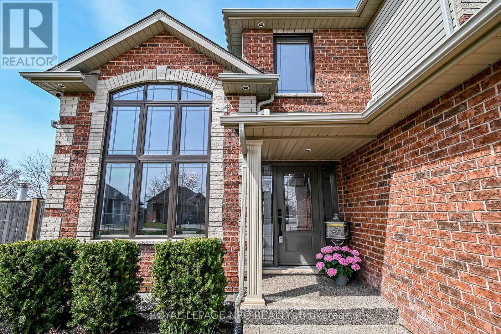 239 Colbeck Drive, Welland, Ontario  L3C 7M3 - Photo 2 - X13105564