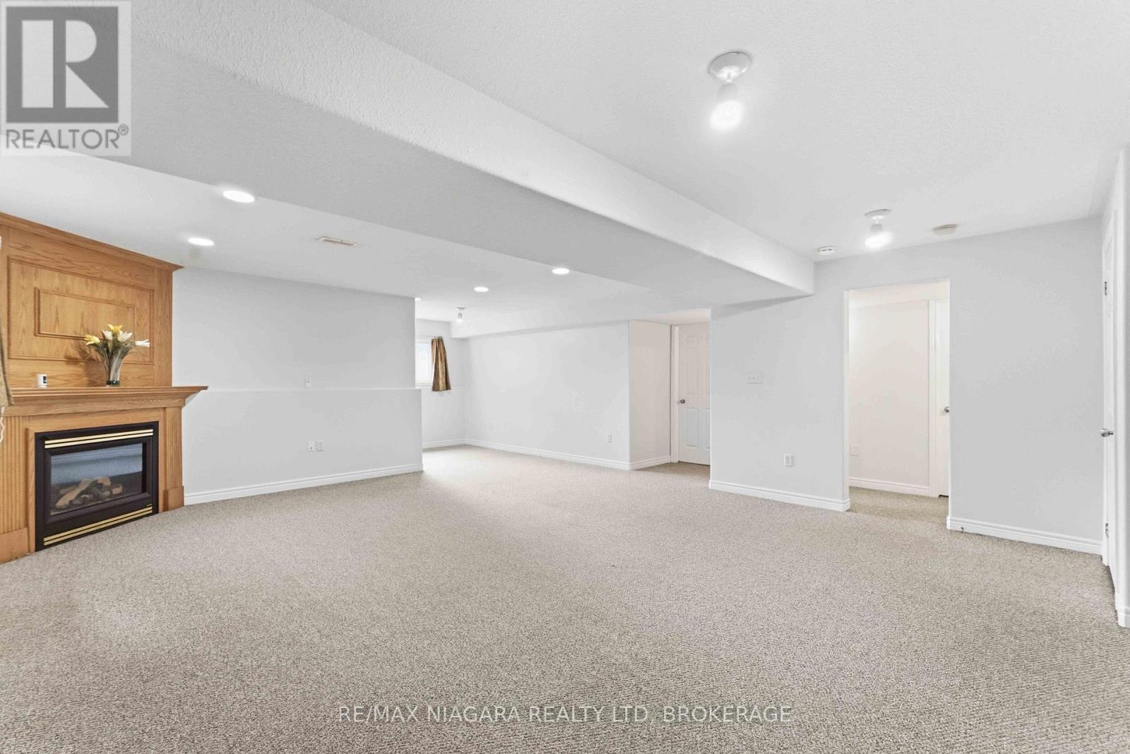 8253 Costabile Drive, Niagara Falls, Ontario  L2H 3L2 - Photo 13 - X13106652