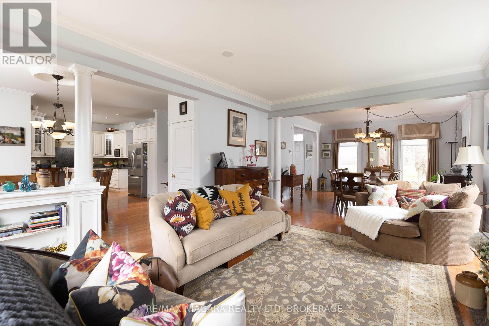 8056 Cathedral Drive, Niagara Falls, Ontario  L2H 2Z2 - Photo 10 - X13106656