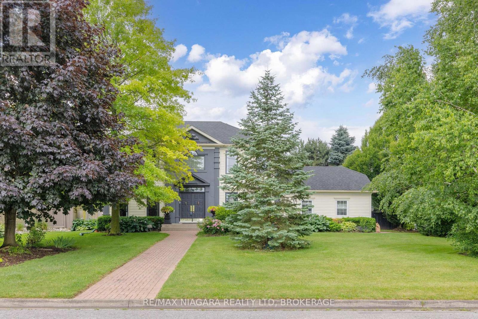 8056 Cathedral Drive, Niagara Falls, Ontario  L2H 2Z2 - Photo 2 - X13106656
