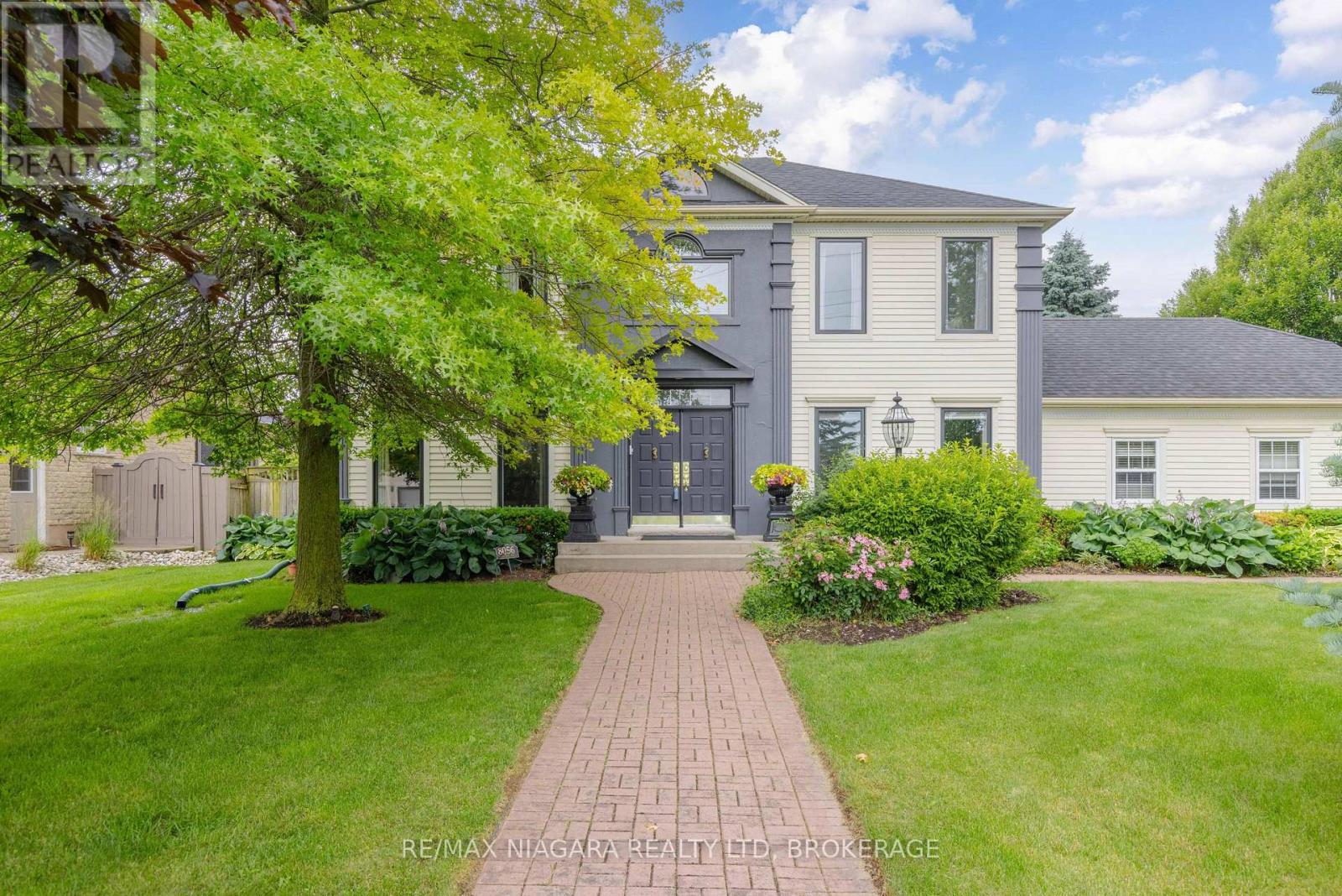 8056 Cathedral Drive, Niagara Falls, Ontario  L2H 2Z2 - Photo 3 - X13106656
