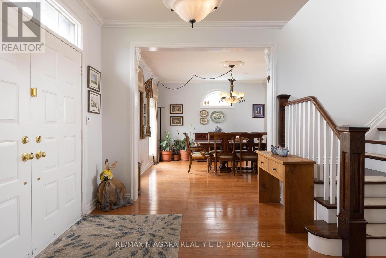 8056 Cathedral Drive, Niagara Falls, Ontario  L2H 2Z2 - Photo 6 - X13106656