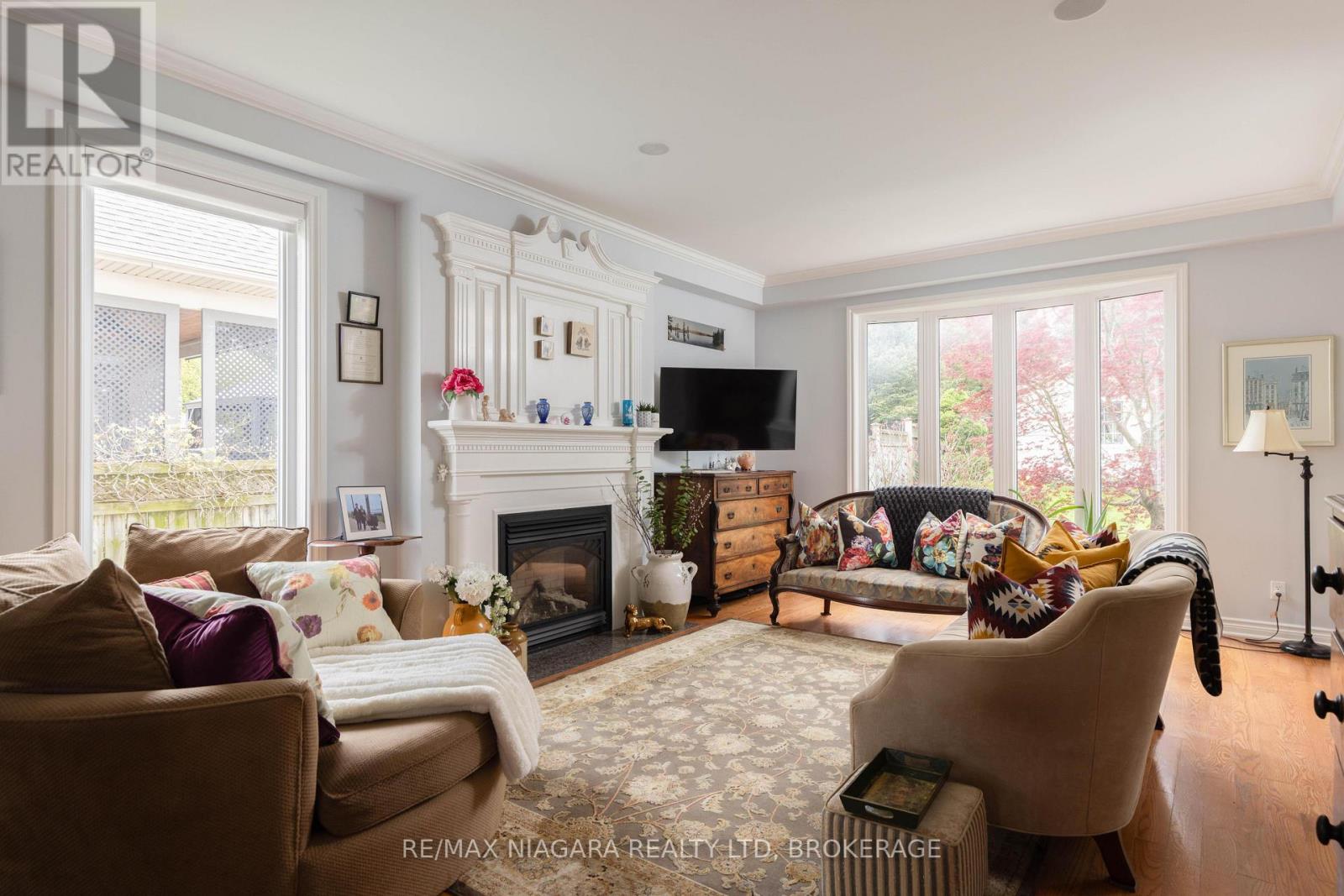 8056 Cathedral Drive, Niagara Falls, Ontario  L2H 2Z2 - Photo 8 - X13106656