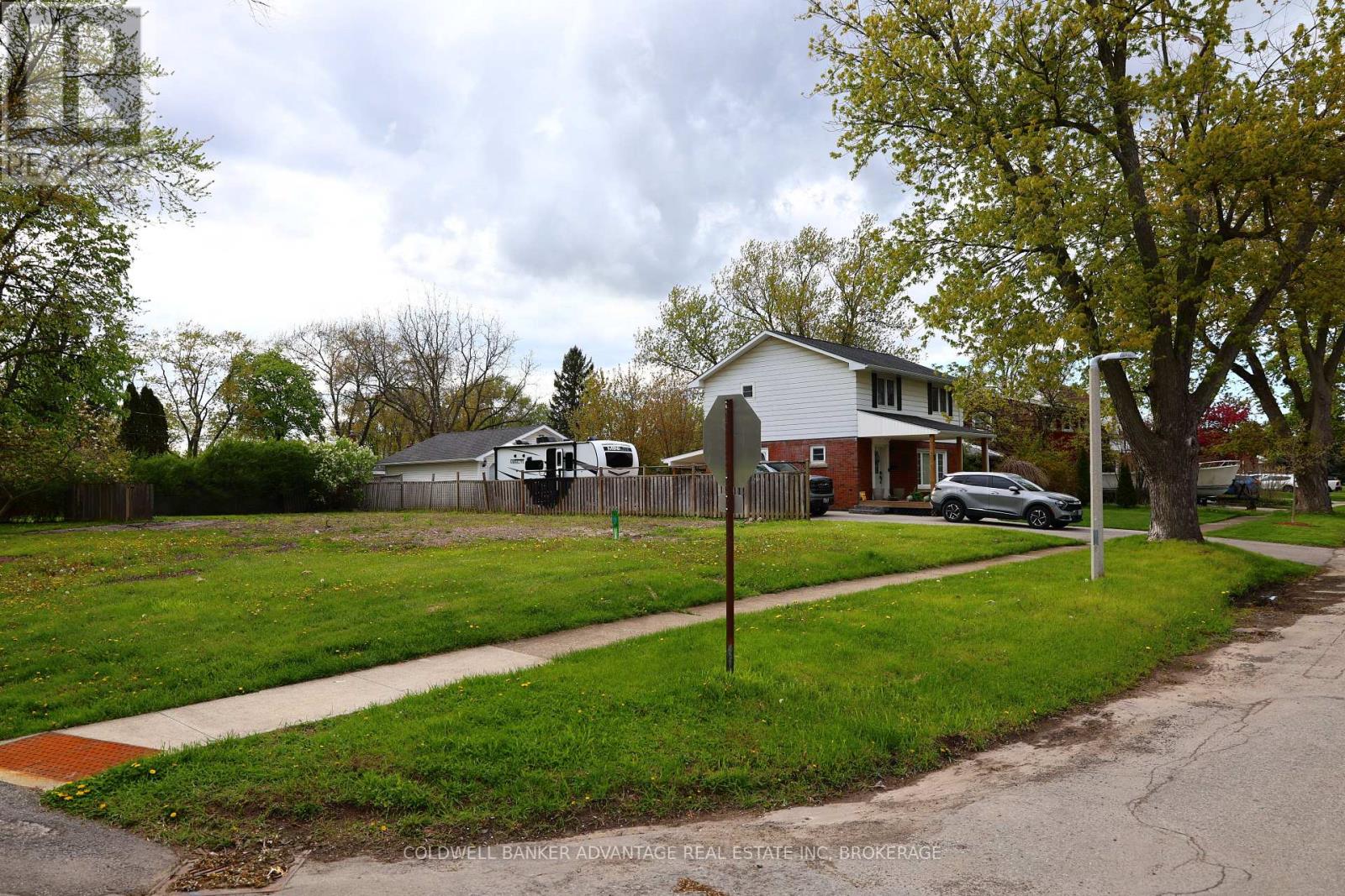74 Summit Avenue, Welland, Ontario  L3C 4G7 - Photo 3 - X13109574