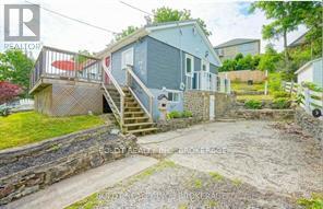 61 Bradley Street, St. Catharines, Ontario  L3T 1R5 - Photo 2 - X13109598