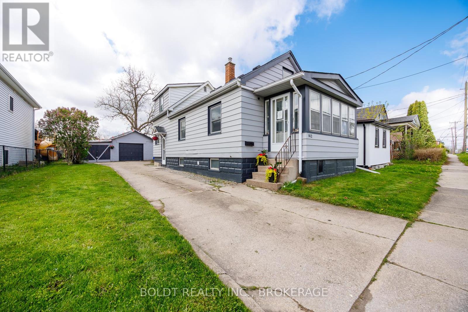 142 CLARA STREET, Thorold, Ontario