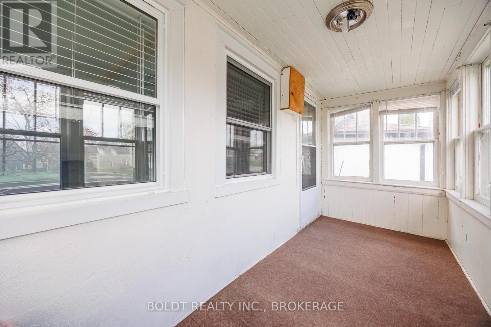 142 Clara Street, Thorold, Ontario  L2V 1K3 - Photo 6 - X13110374