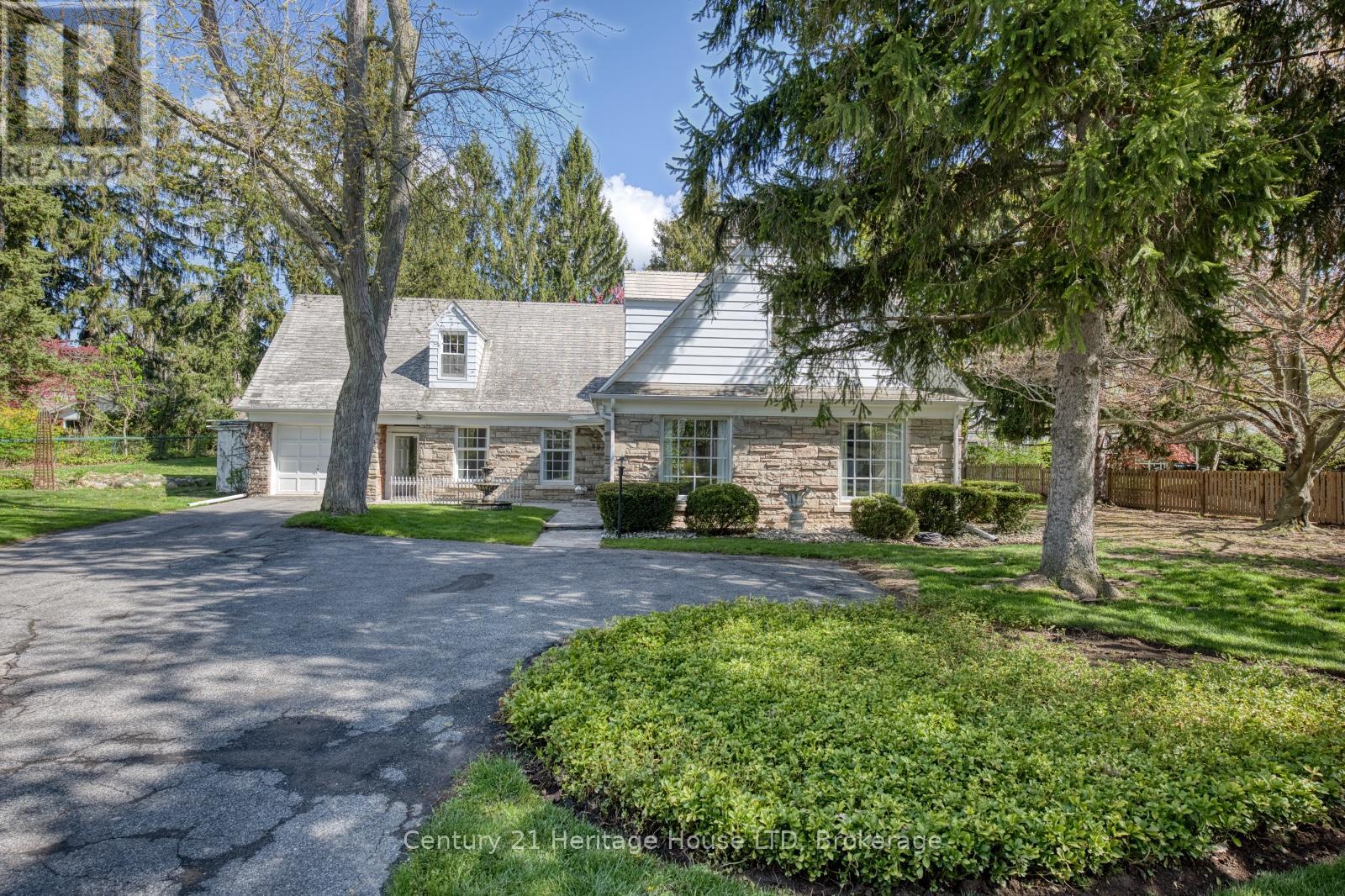 86 Parkway, Welland, Ontario  L3C 4C3 - Photo 2 - X13111504