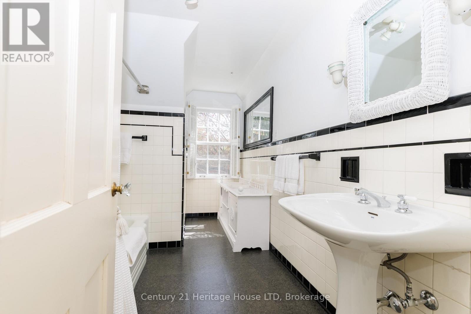 86 Parkway, Welland, Ontario  L3C 4C3 - Photo 40 - X13111504