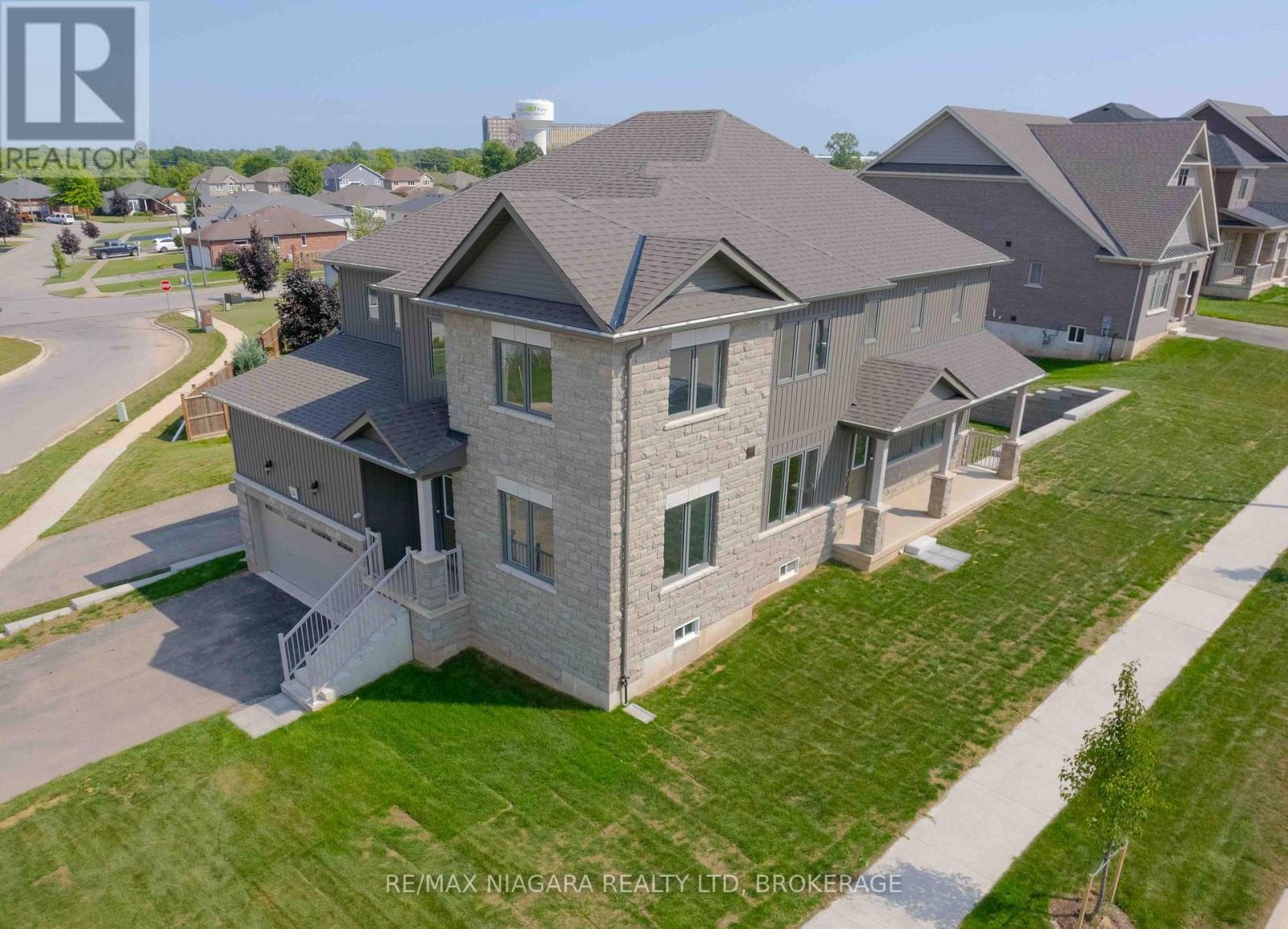 25 ORIOLE CRESCENT, Port Colborne, Ontario