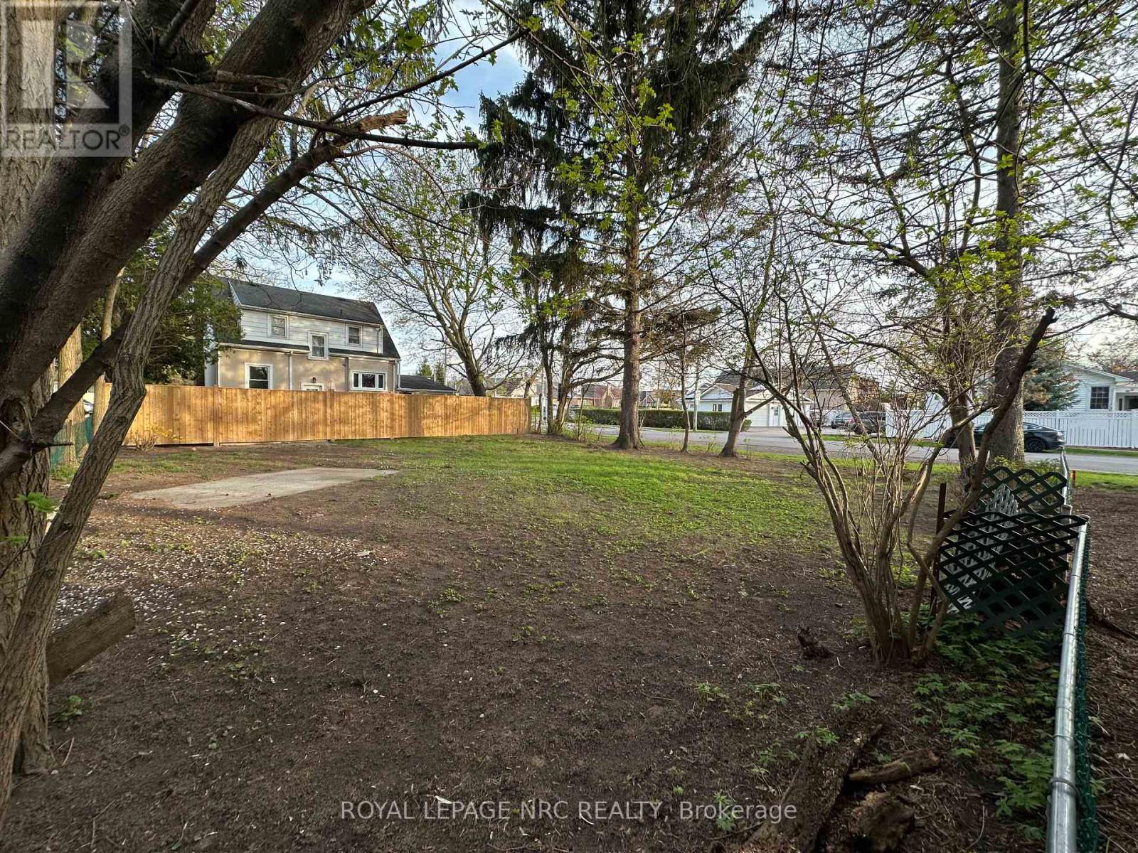 2a Corbett Avenue, St. Catharines, Ontario  L2N 5M4 - Photo 4 - X13115338