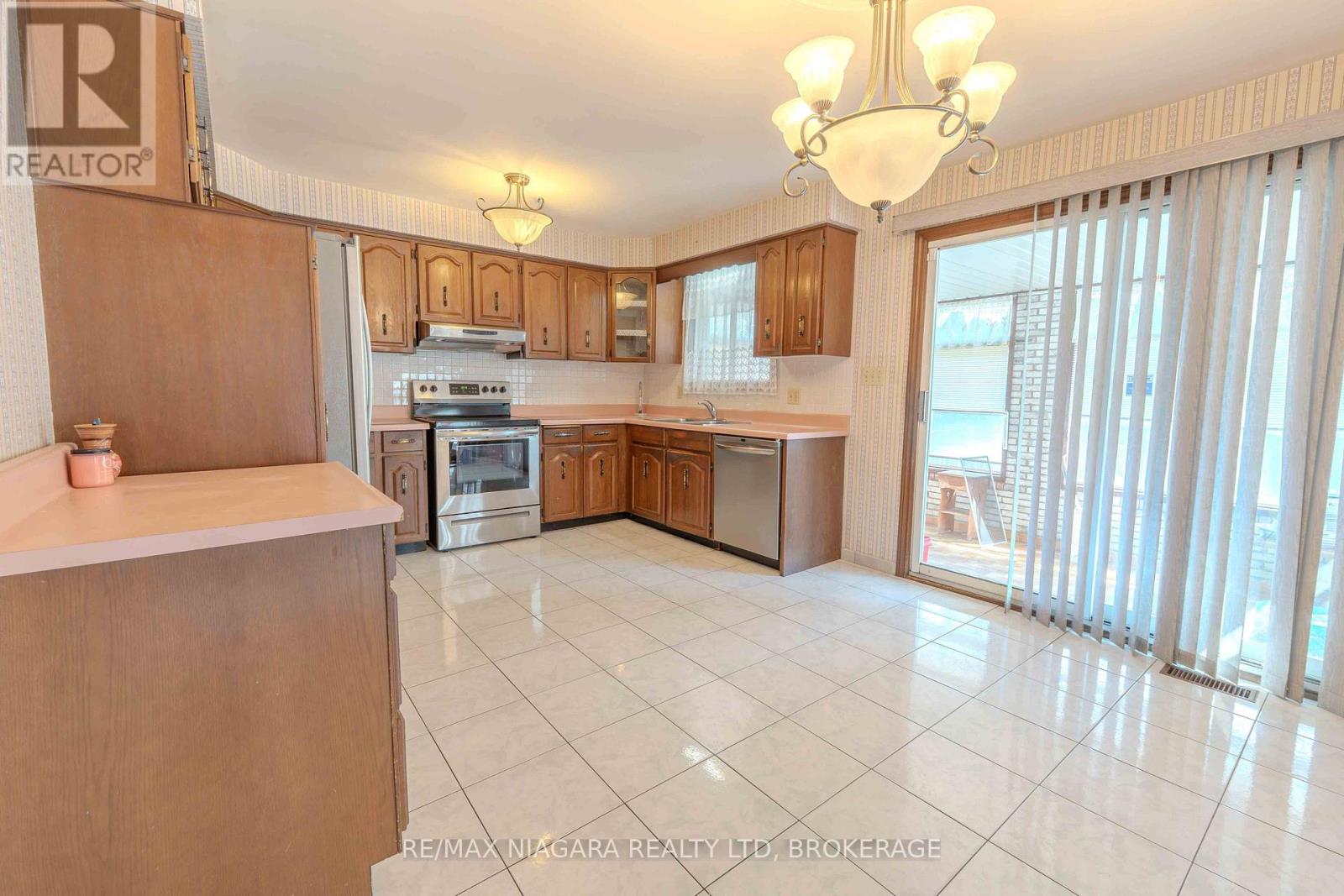 28 Tanera Crescent, St. Catharines, Ontario  L2M 7K1 - Photo 11 - X13118514