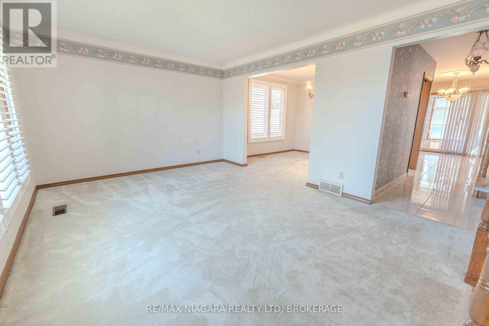 28 Tanera Crescent, St. Catharines, Ontario  L2M 7K1 - Photo 5 - X13118514