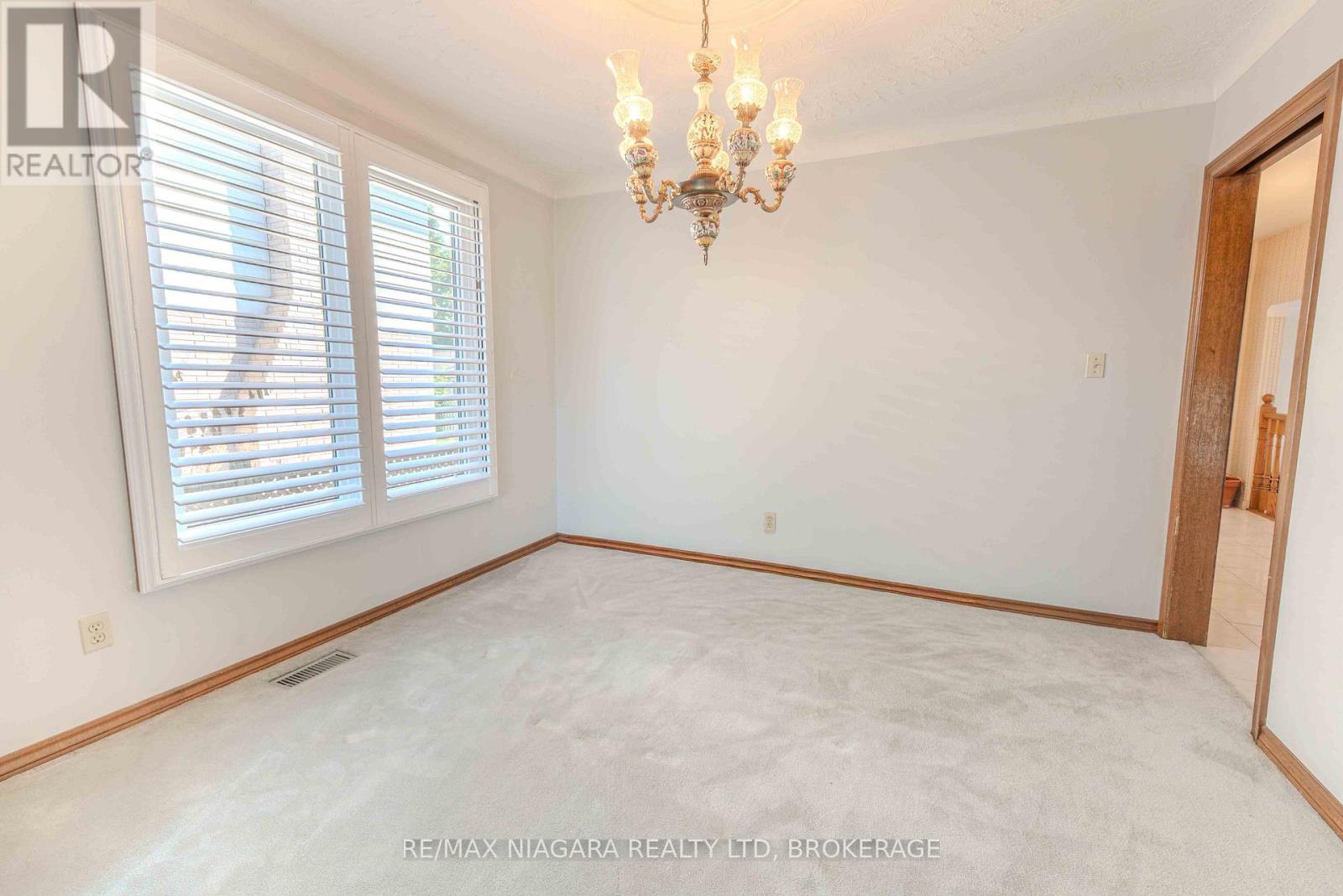 28 Tanera Crescent, St. Catharines, Ontario  L2M 7K1 - Photo 6 - X13118514