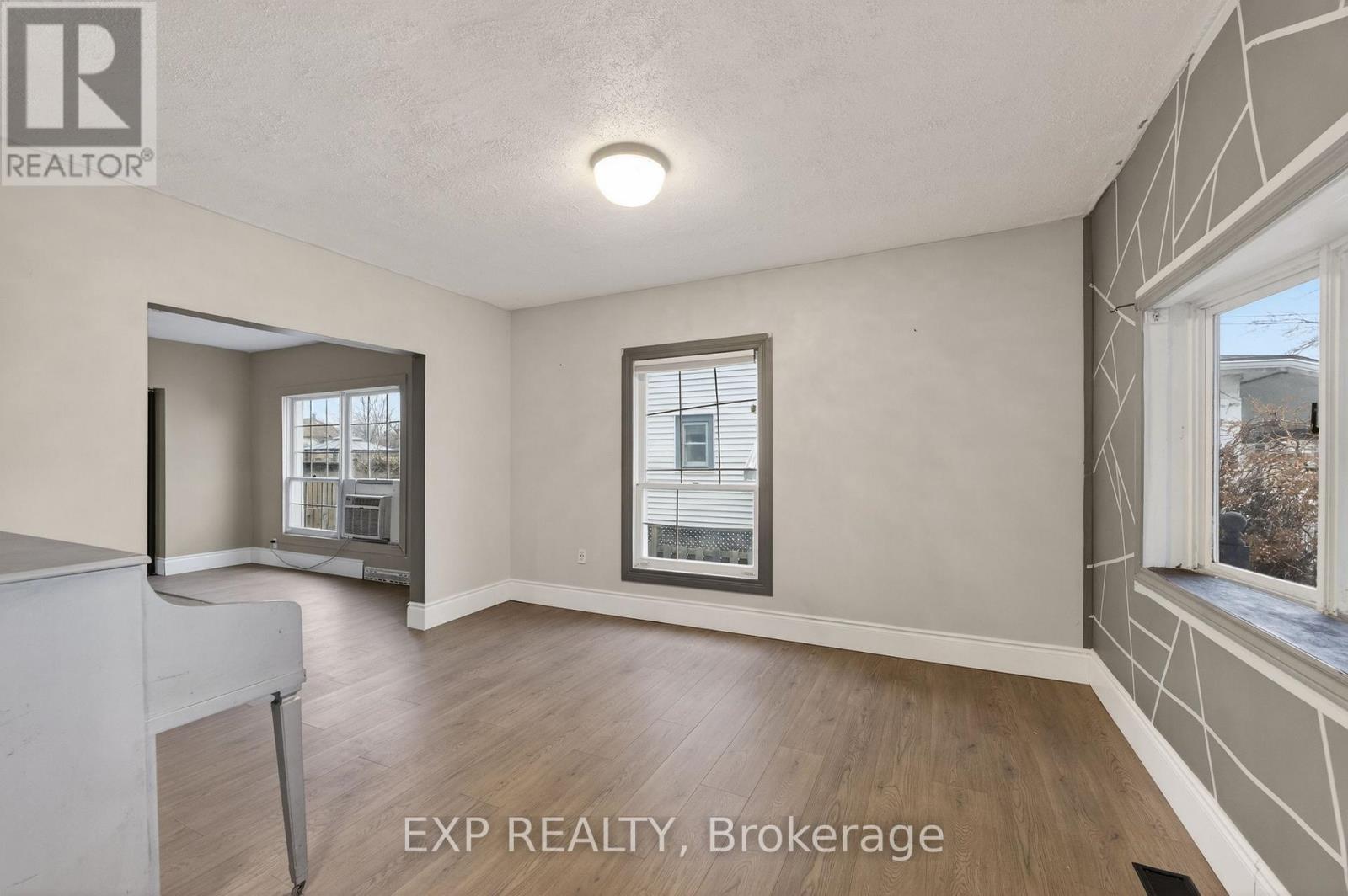 4576 Fourth Avenue, Niagara Falls, Ontario  L2E 4N6 - Photo 20 - X13123464