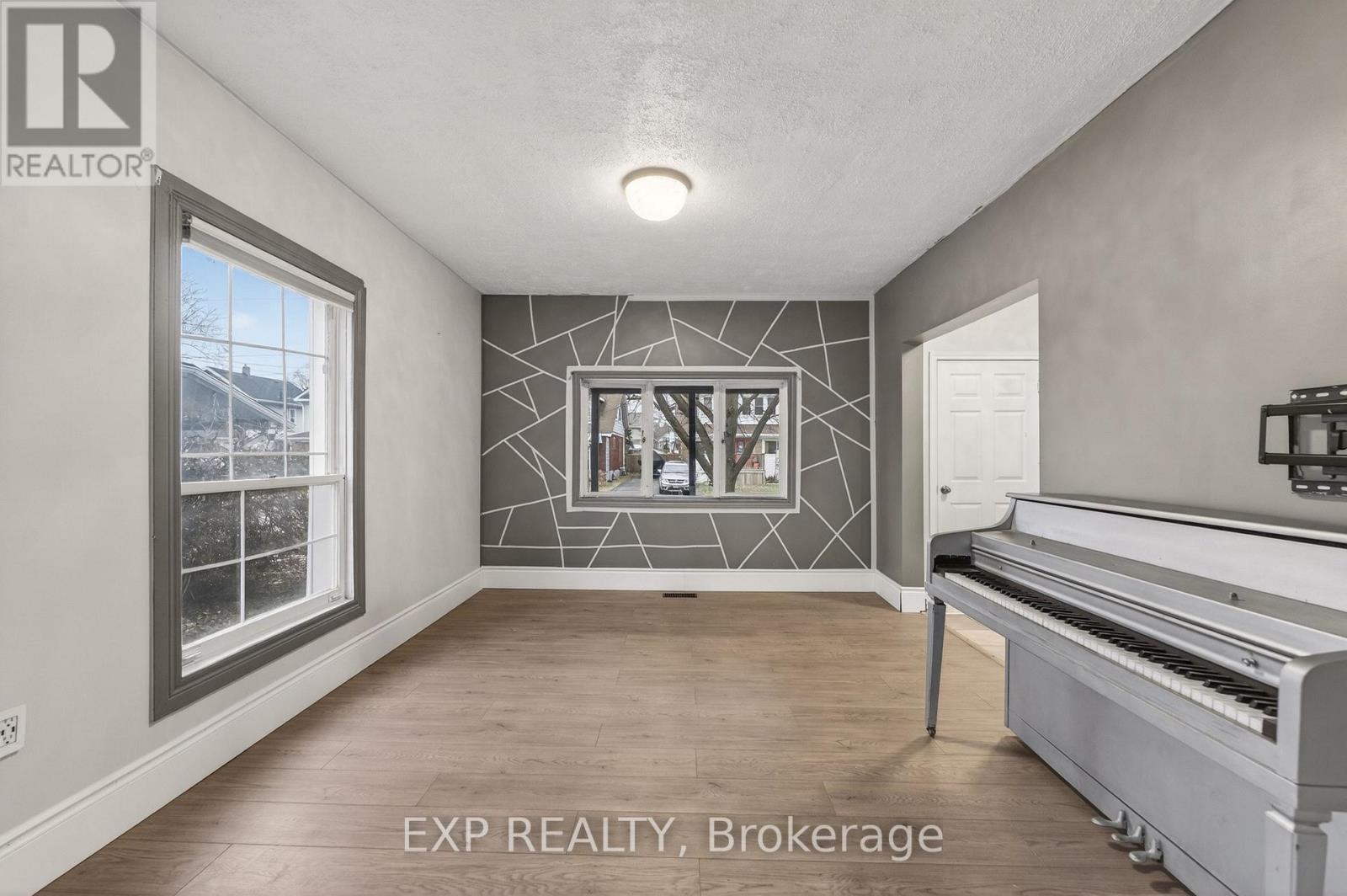 4576 Fourth Avenue, Niagara Falls, Ontario  L2E 4N6 - Photo 22 - X13123464